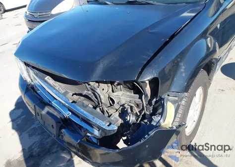 2008 Ford Escape Xlt z USA, uszkodzony, nr VIN 1FMCU03188KA76843